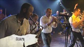 Video thumbnail of "[HD] Los Tres Puntos - Guapa (Live Geneve)"