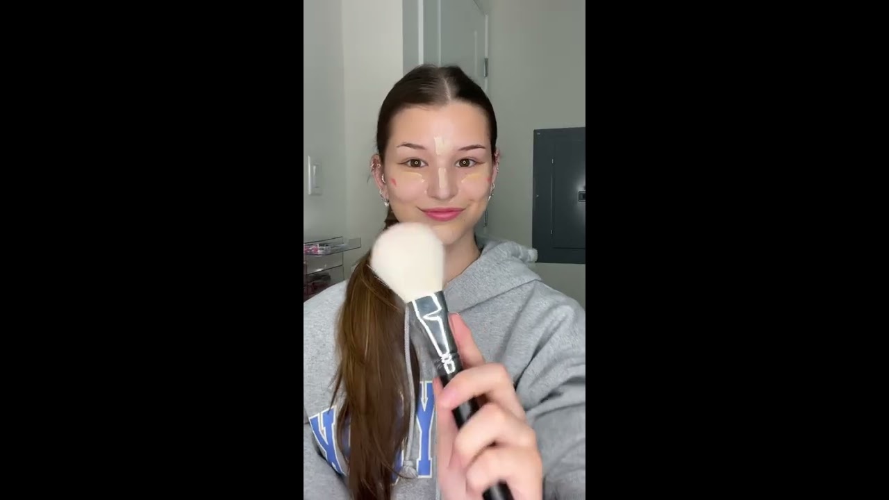 Makeup Tutorial WrittenInGlossier Shorts