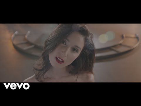 Francisca Valenzuela - Flotando (Video Oficial)