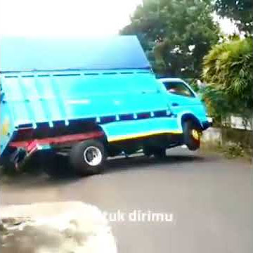 truk ambruk 😮