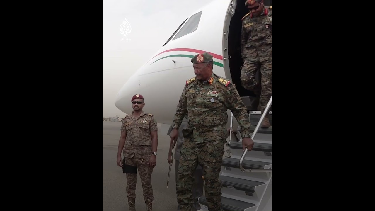نساء سودانيات يطالبن البرهان بوقف الحـرب خلال تفقده المناطق المتضررة من السيول والأمطار شمالي البلاد