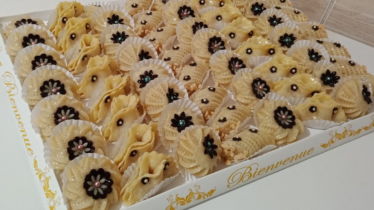 حلويات العيد/بنصف كيلو كاوكاو وبدون مرشم حضري بلاطو من حلويات اللوز