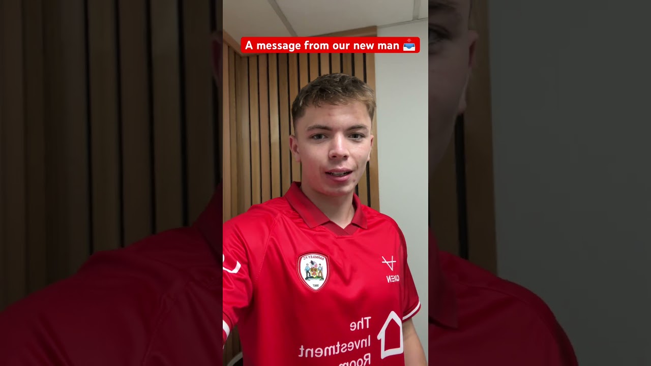 Patrick Kelly signs for the Reds! ✍️