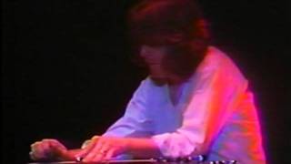 Video thumbnail of "Linda Ronstadt - All that you dream Live"