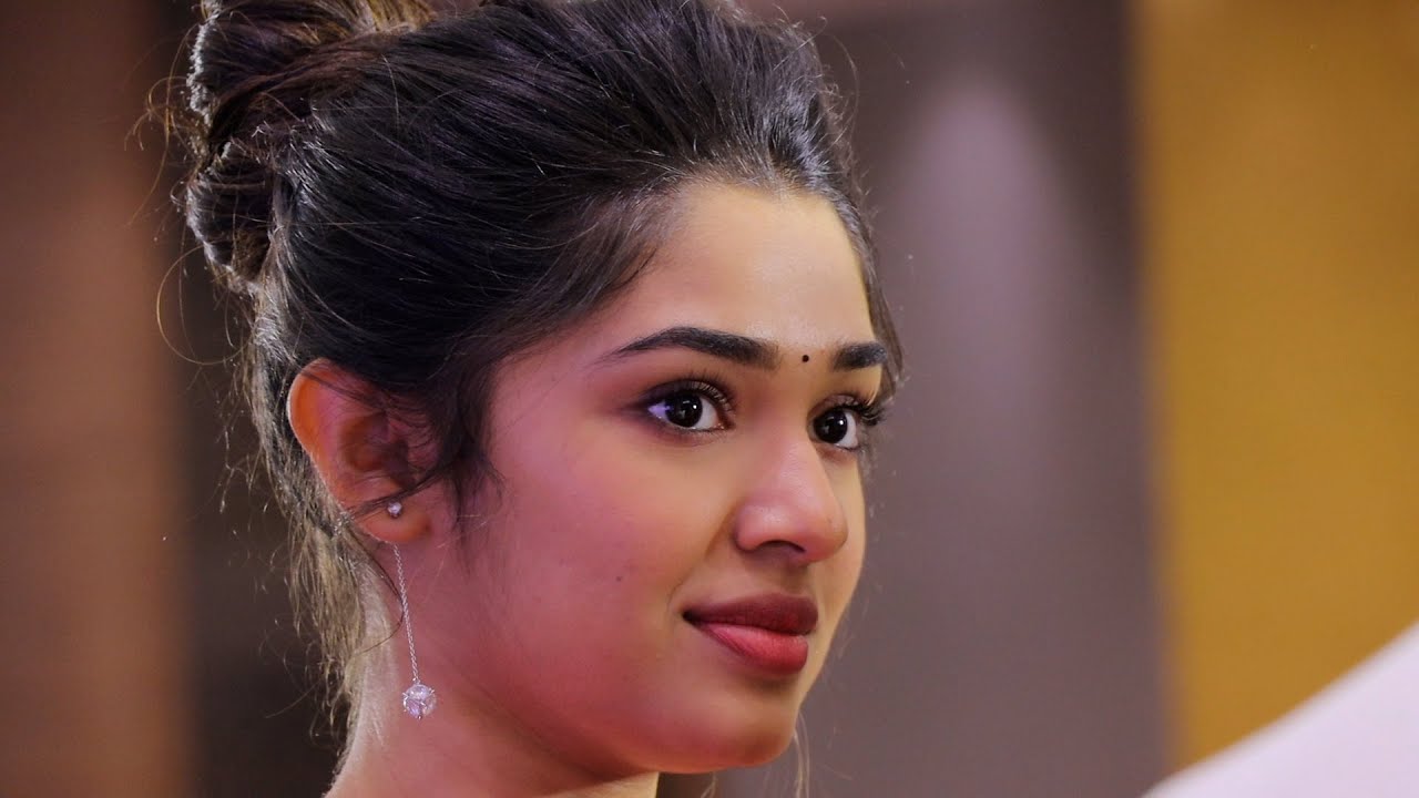 Uppena Actress Krithi Shetty Cute Moments | TFPC - YouTube