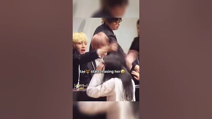 The way taehyung🐻 playing with Army girl hair😆He loves army🥰💜#bts #taehyung #shorts