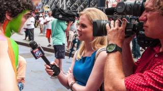 Funny News Reporter covers Andy Golub in Times Square