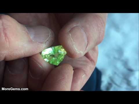 What is Hyalite Opal - Faceting Fluorescent Minerals