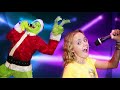 Jazzy vs Grinch! Singing Competition