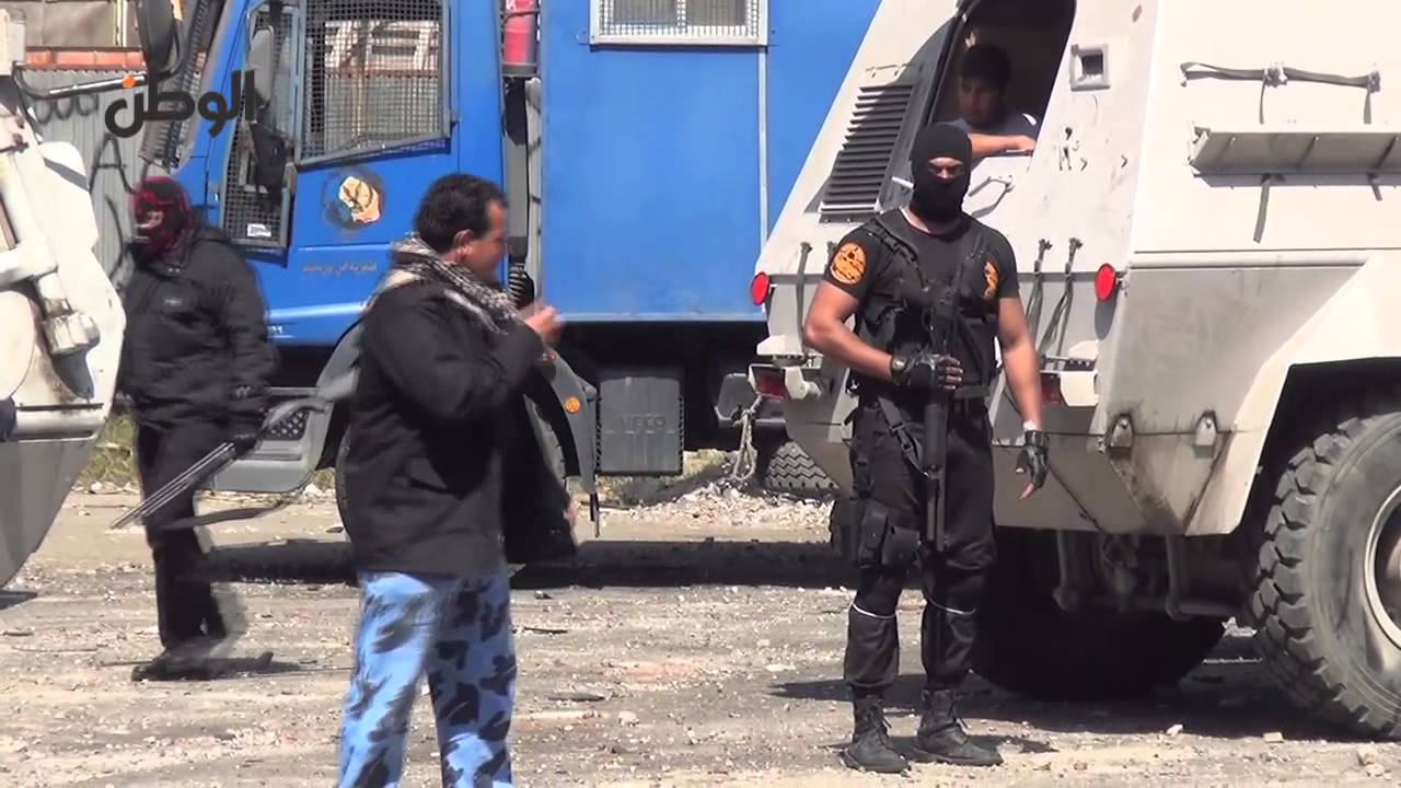 الجيش يتسلم مديرية أمن بورسعيد بعد انسحاب الشرطة