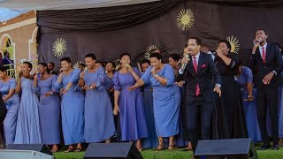 Umugisha Utanga Ntamubabaro Wongeraho By Jeovah - Jireh Choir