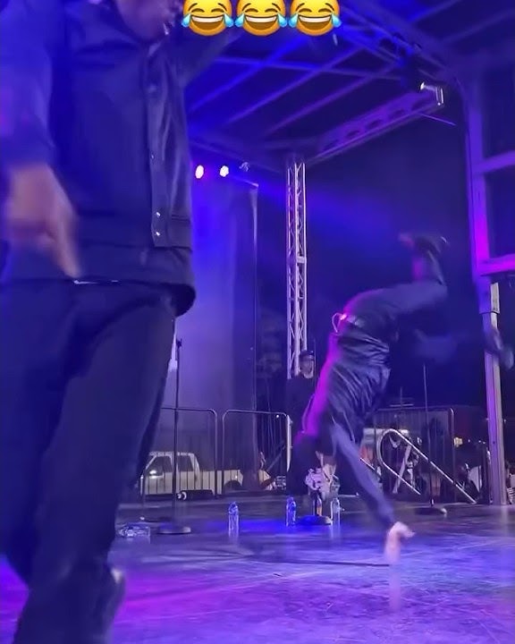 Sisqo does a flip while performing “Thong Song”‼️😮