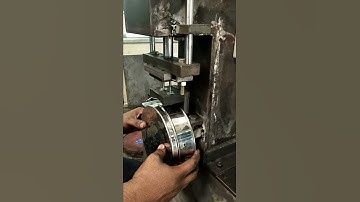 Cookware handle riveting machine