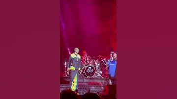 Thumbnail of Snoop dogg and Jelly roll surprised Nashville #shorts #fyp #snoopdogg #jellyroll