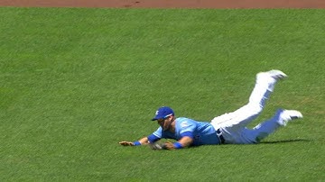 MIN@KC: Gordon comes in to snare Polanco