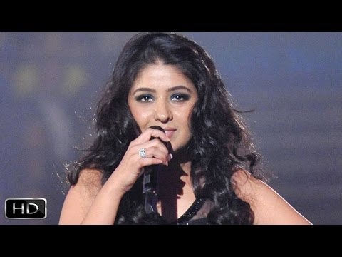 Sunidhi Chauhan Sings Halkat Jawani At Channel V Indiafest in Goa