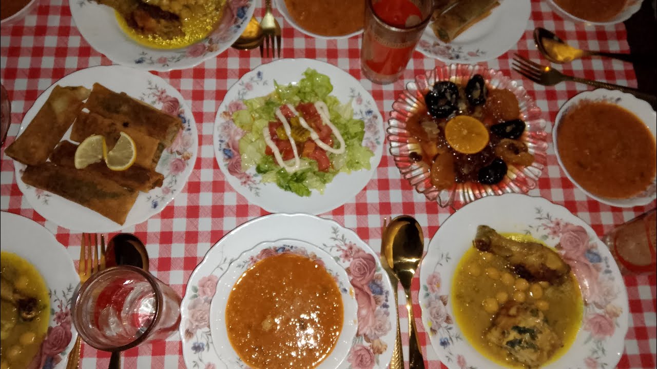 أول ما ئدة افطار يوم الأول من رمضان -شربة افريك وطاجين الحلو وفلوم