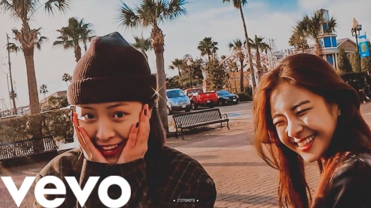 JinLia | Ryujin x Lia | Blue flower by Choi Lia ITZY