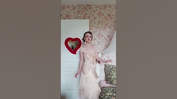 This trend, but make it 1924. 🕰️