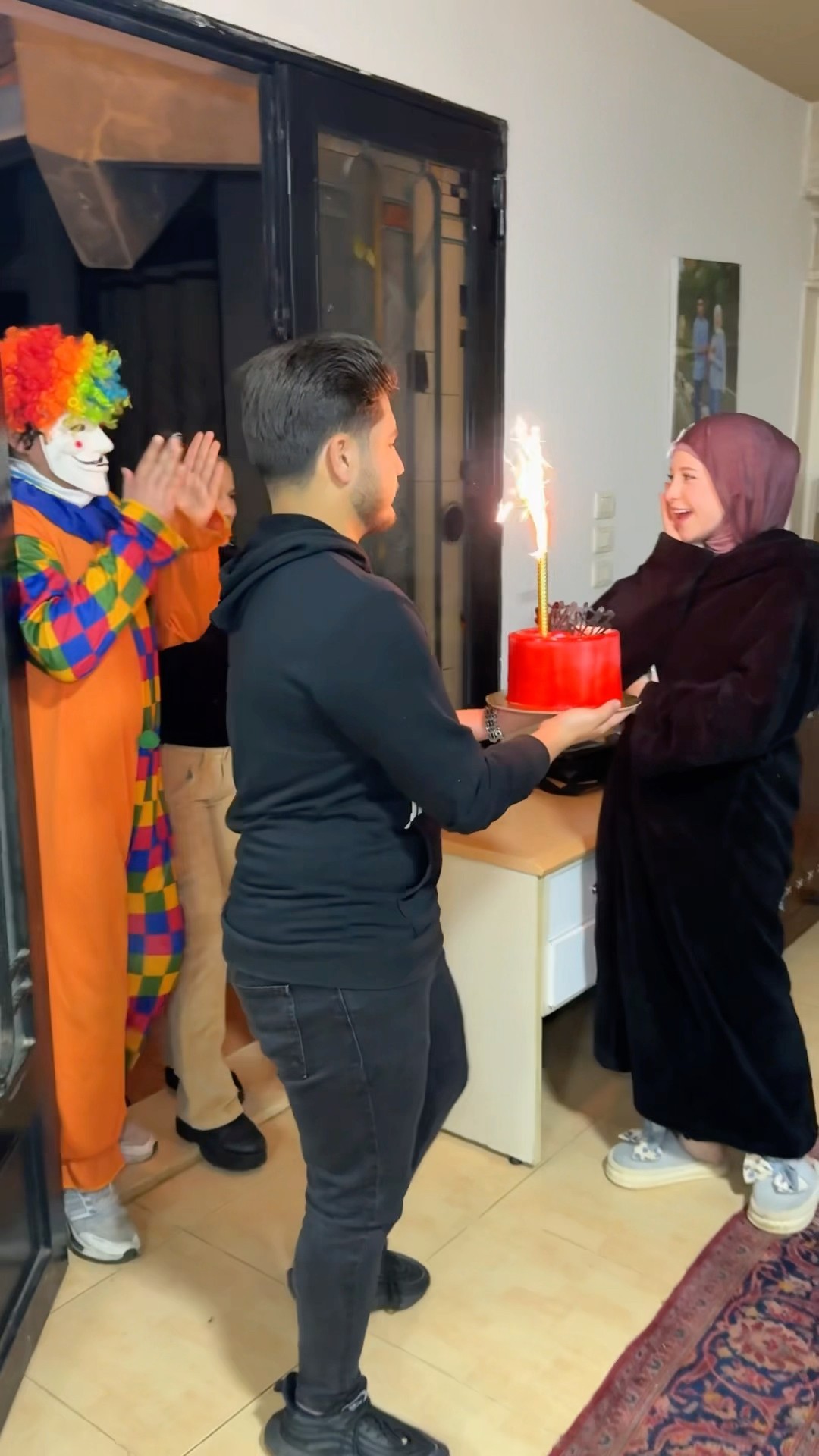 جوزي عملي حفلة بمناسبة غريبة:?