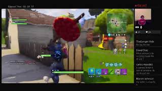 Runik Makes His Girlfriend Twerk For Every Fornite Kill