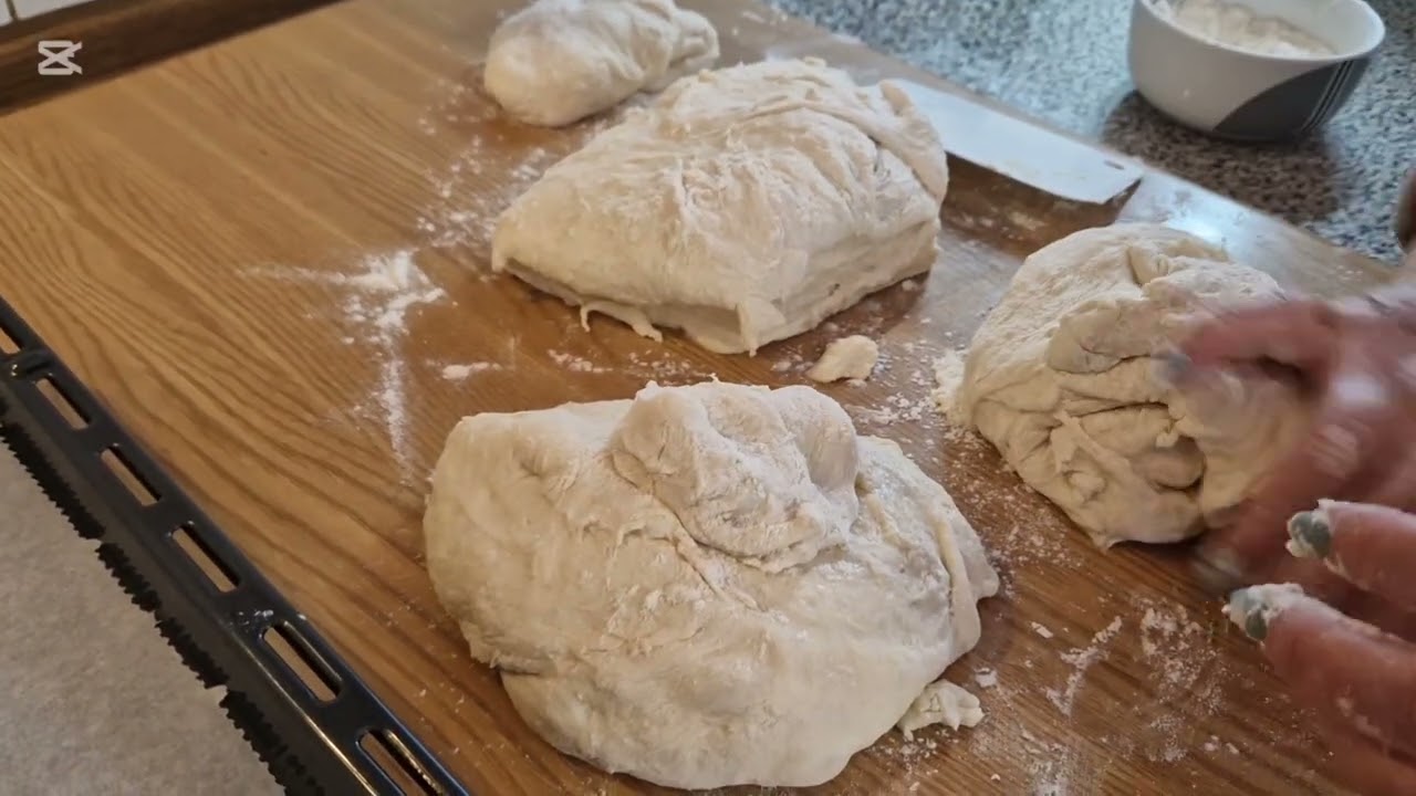 Pão caseiro - pãezinhos com chouriço ou com o recheio que desejar