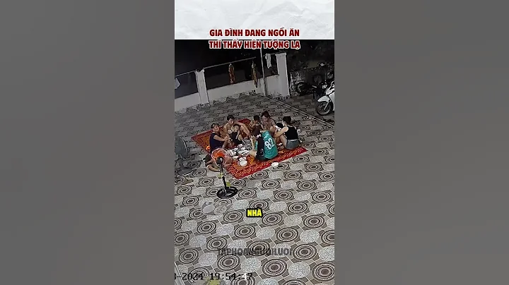 Tháng 7 âm lịch, gia đình đang ngồi ăn thì thấy hiện tượng lạ. #Shorts