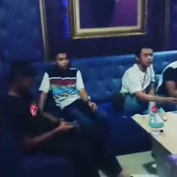 Karoke hot esek esek