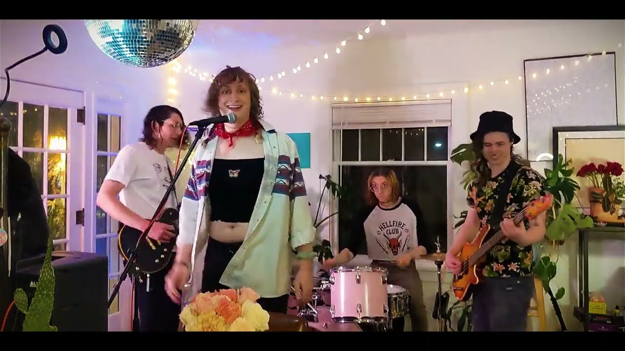 Dysphoria by Gock (Tiny Desk Submission) adlı videoyu YouTube'da izle Dysphoria by Gock (Tiny Desk Submission) adlı videoyu YouTube'da izle