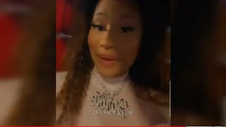 Nicki Minaj sings Khia's 'Respect Me' (R-E-S-P-E) and calls out a hater! October 2021