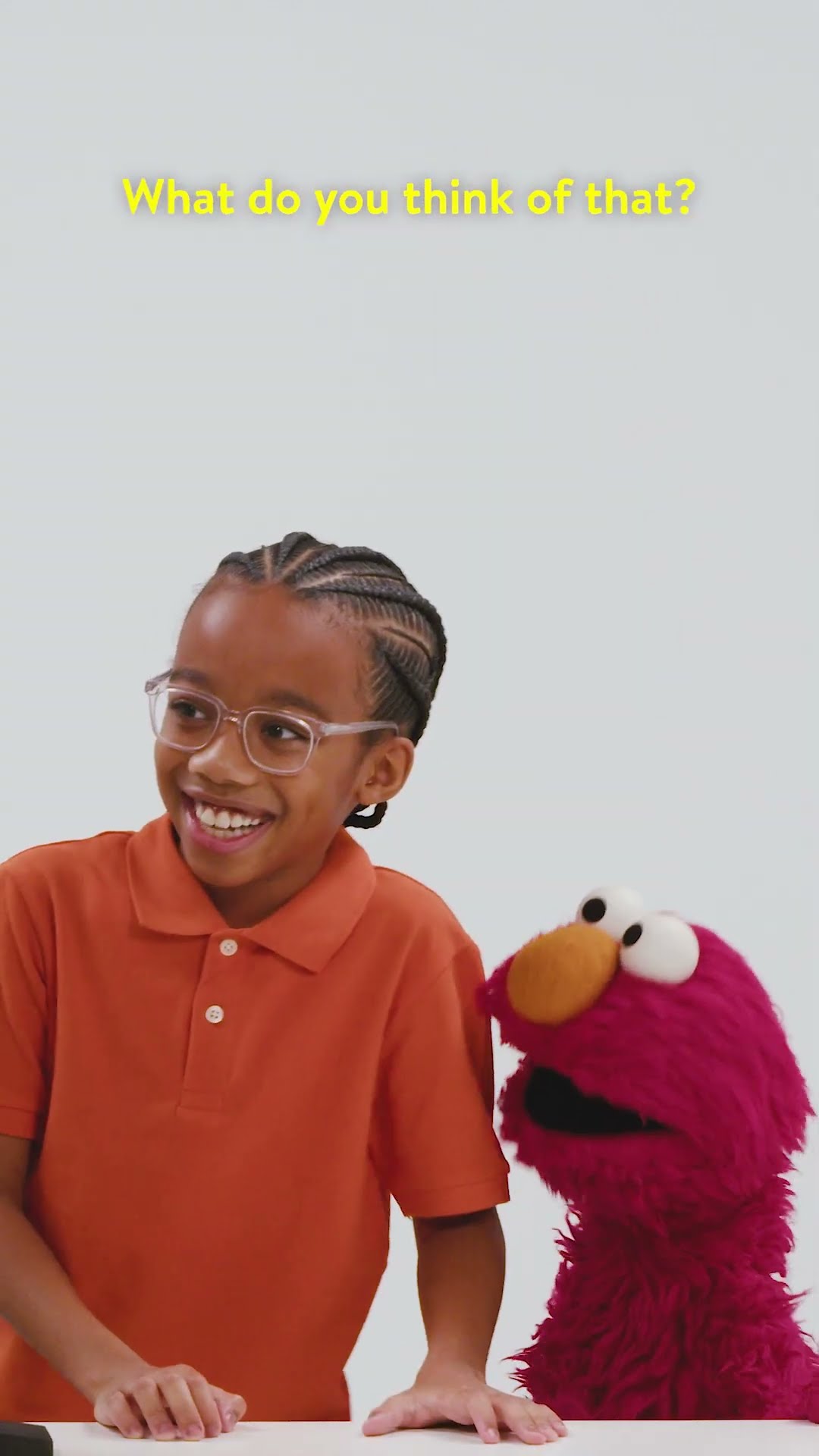 Elmo Meets a Beekeeper!? @hihokids #sesamestreet