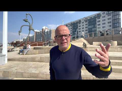 FreeHuigPlug #23 Beelden aan zee op de Scheveningse boulevard 20 april 2021