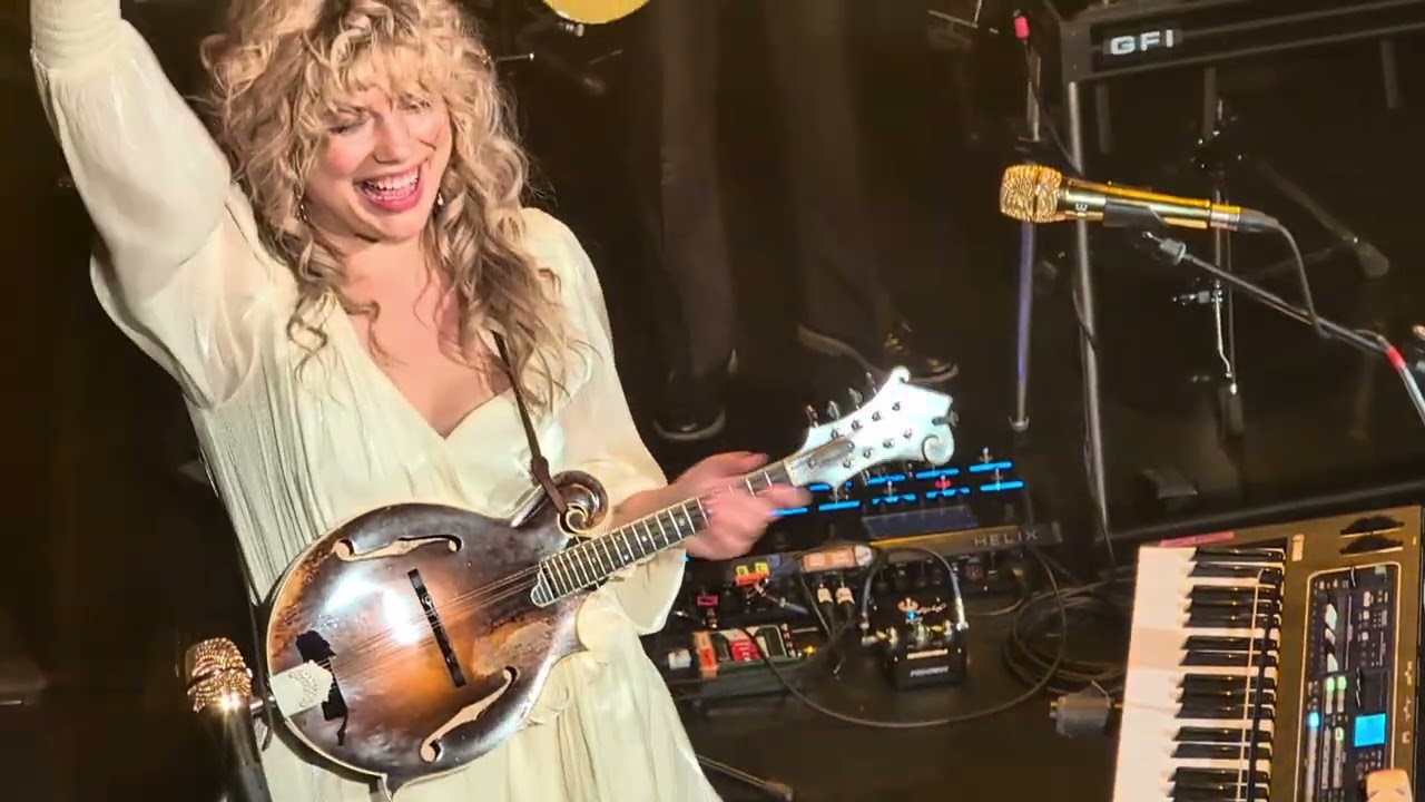 2025-12-31 Molly Tuttle NYE 3