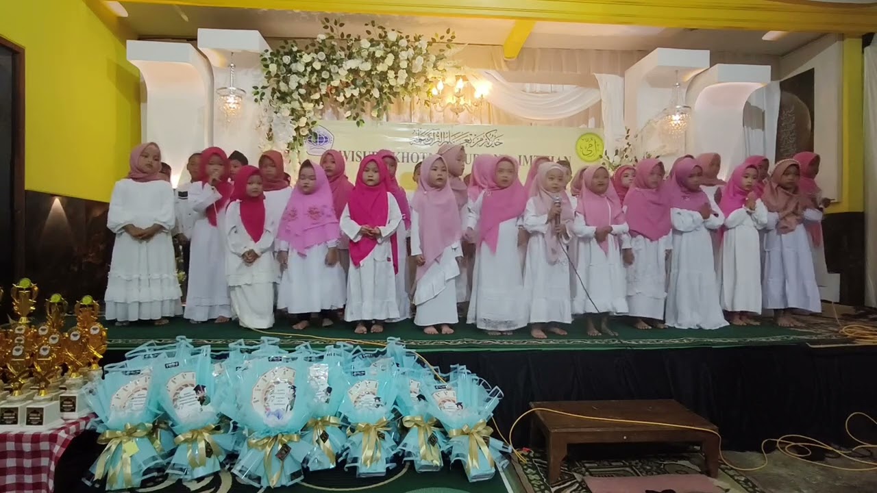 Pembacaan Doa doa oleh santriwati kolaborasi Madin isti'dat, 1 & 2