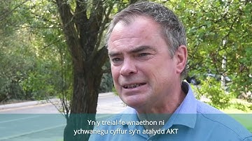 Treial FAKTION yn arwain at dorri tir newydd ar gyfer canser y fron