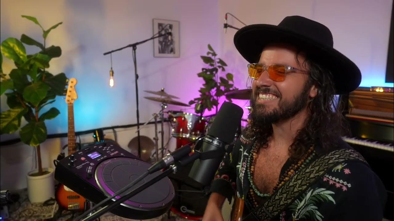 Carlinhos Brown - Magalenha (Live Looping Cover) Carlinhos Brown - Magalenha (Live Looping Cover)