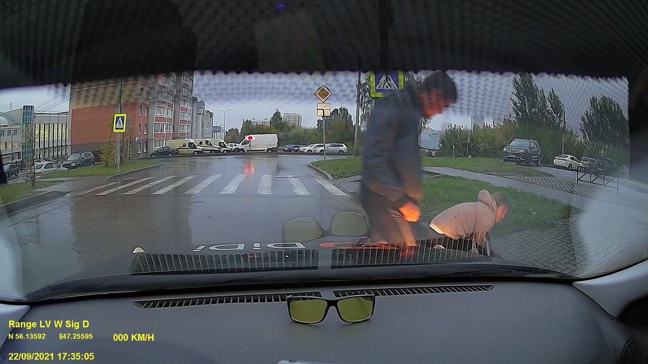 Переехали голову машиной Переехали голову машиной