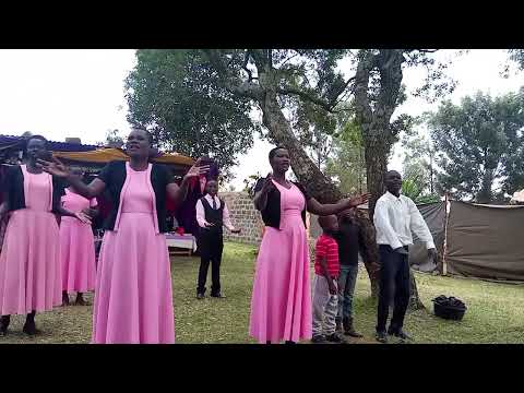 Lwala Presenting Wanarom In Anding O Pala Camp Meeting 