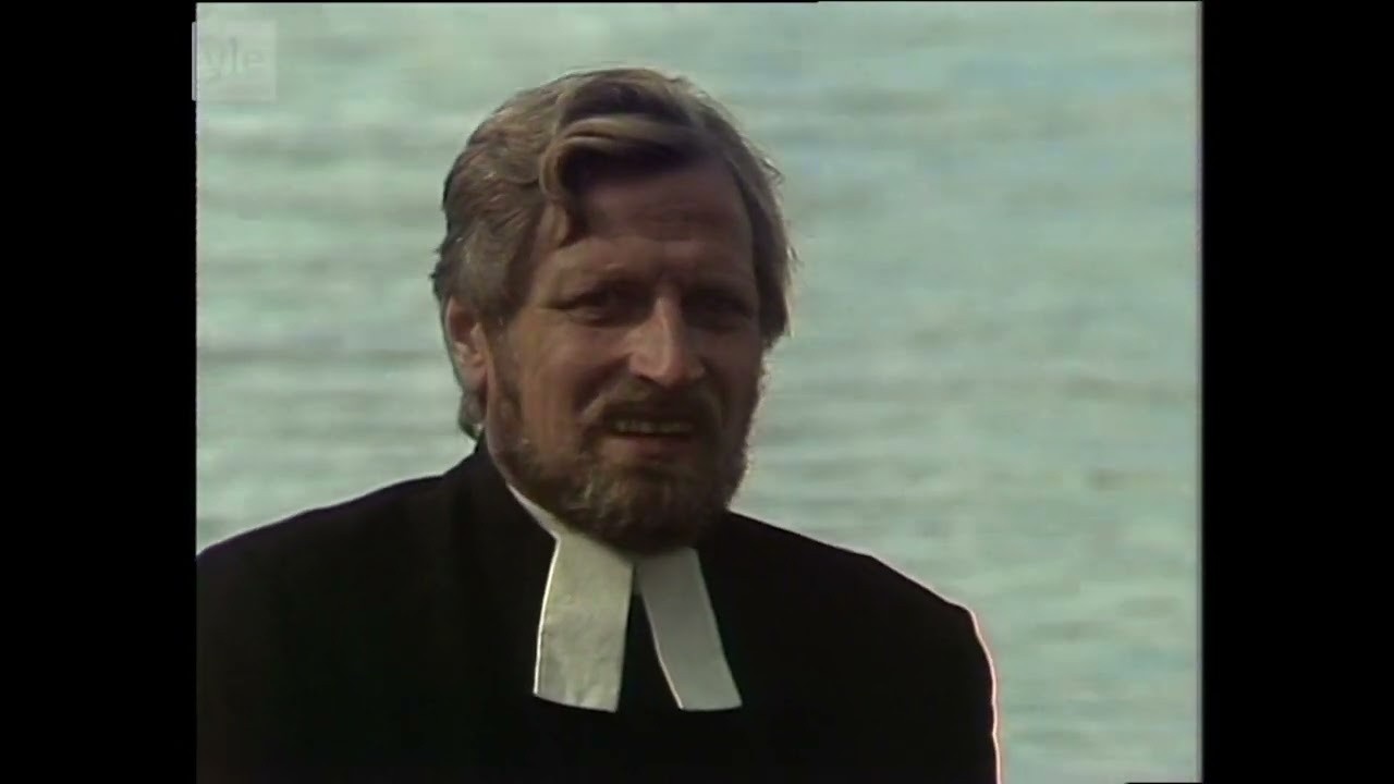 Tankki täyteen: Rovastin mopo järvellä