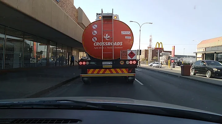 Kimberley, Northern Cape (Downtown Driving Video)