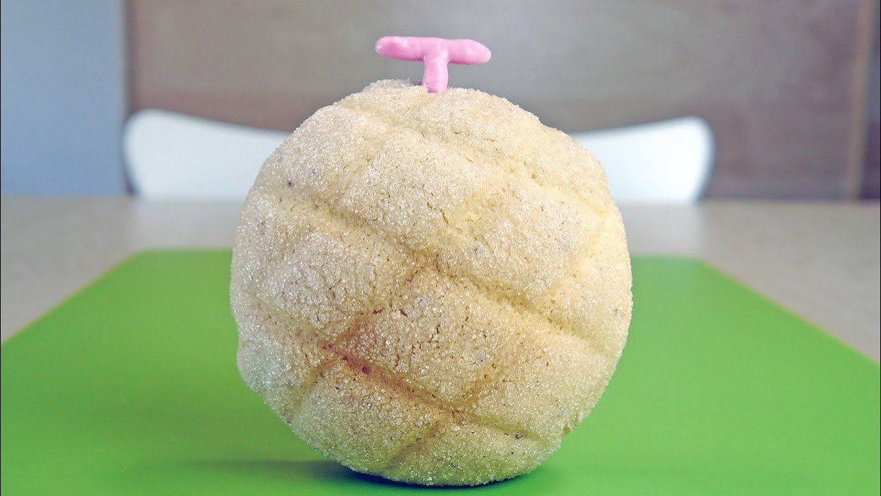 Melon Bread but strawberry flavor ? メロンパンなのに苺味？悪魔の実？