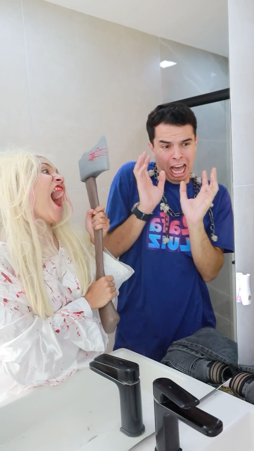 QUANDO EU PEGO ALGUMA COISA DE HALLOWEEN! #shorts