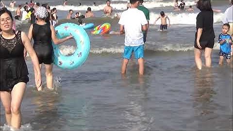 Cửa lò ,đầu hè (2023) tắm đông hơn kiến cỏ # Du lịch bãi biển Cửa lò # Diện mạo mới của CL