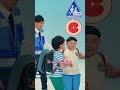 全身を使って通学路を教えてくれるこうせいとゆうだい