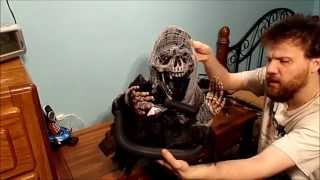 UNBOXING A HALLOWEEN DECORATION FOR A FOG MACHINE