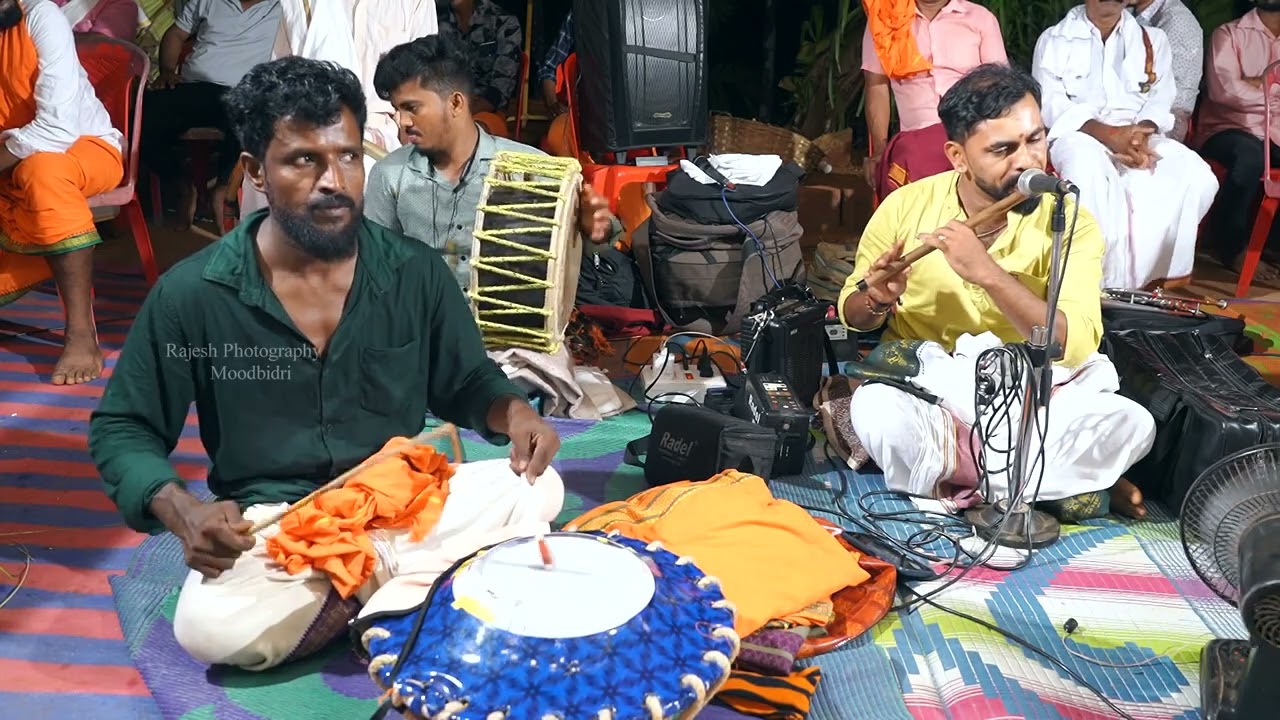 Kolalu Vadana ಸುವರ್ಣ ಕುಟುಂಬಸ್ಥರ ಕೆಳಗಿನಬೆಟ್ಟು ಪಡುಕೋಣಾಜೆಯಲ್ಲಿ ನಡೆದ ಕೋಲ ದಲ್ಲಿ ಕೊಳಲುವಾದನ Suresh sherigar