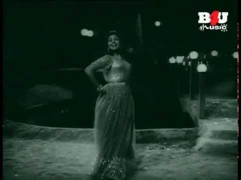 Dekho Mausam Kya Bahaar Hai-Opera House
