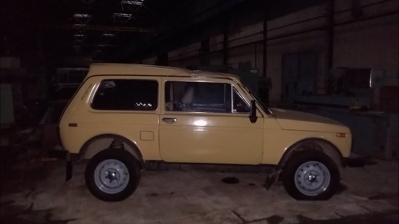 покраска ваз 21218 фора - YouTube