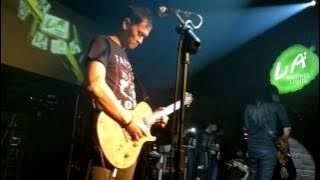 Andra And The BackBone _Instrumen_