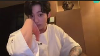 BTS JUNGKOOK playing with statue on WEVERSE LIVE (Eng Sub)